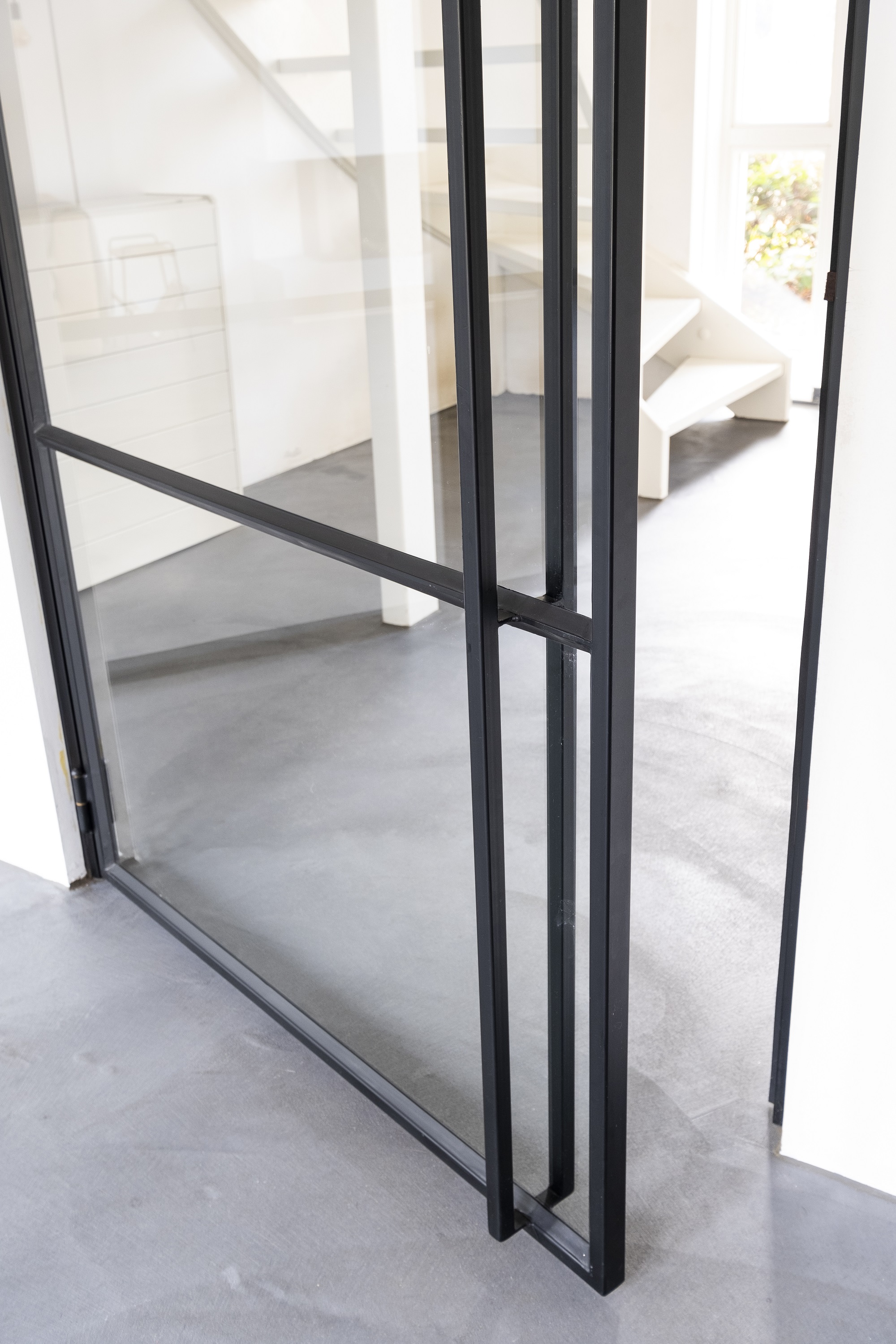 Stalen deur met blinde greep