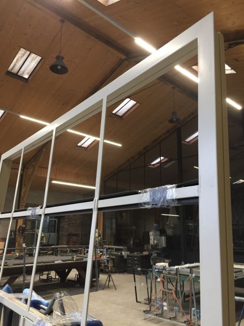 Story afbeelding bij product: Witte Stalen Deuren